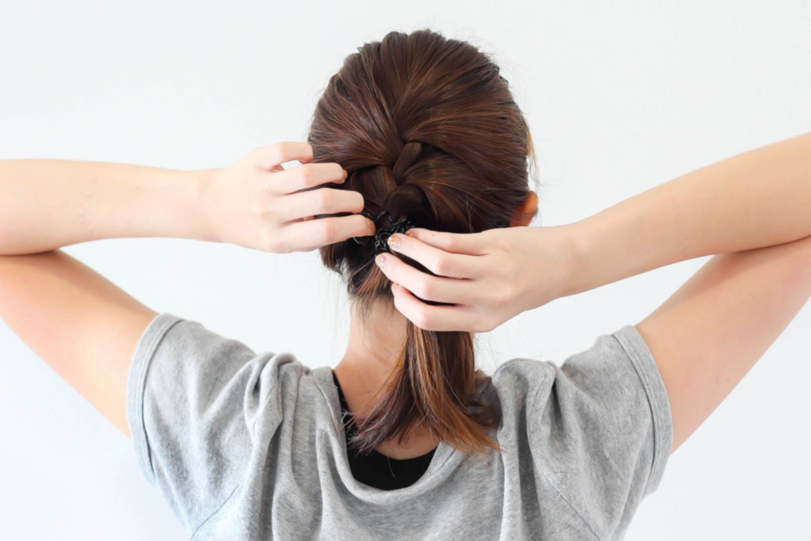Rangkaian Produk Terbaik untuk Mengatasi Rambut Rontok dan Patah